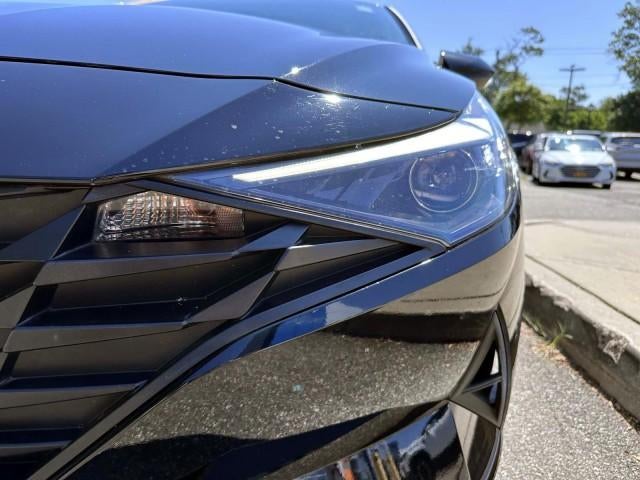 2023 Hyundai ELANTRA SE IVT