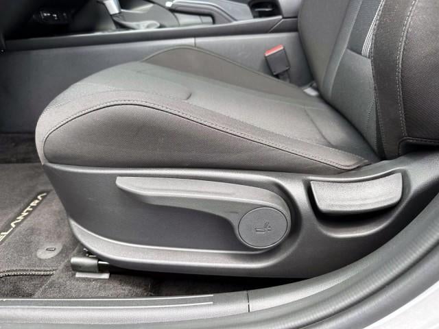 2025 Hyundai ELANTRA SE IVT