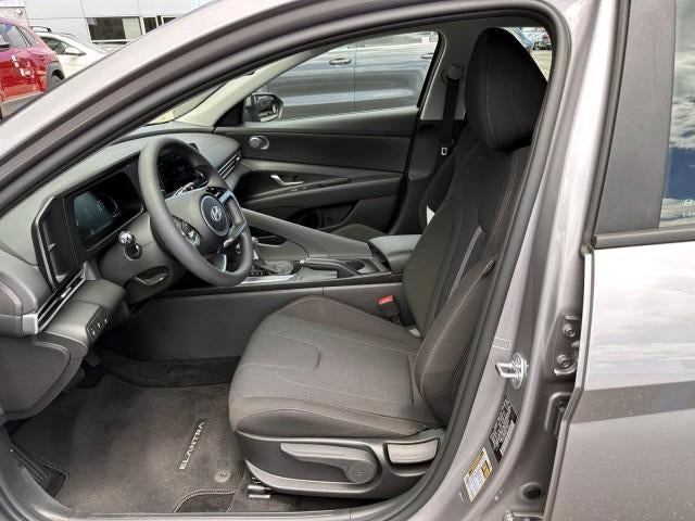 2025 Hyundai ELANTRA SE IVT
