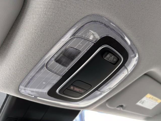 2025 Hyundai ELANTRA SE IVT