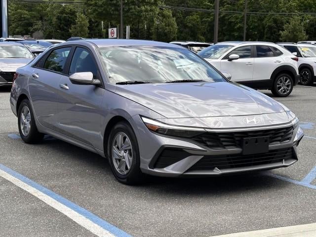 2025 Hyundai ELANTRA SE IVT