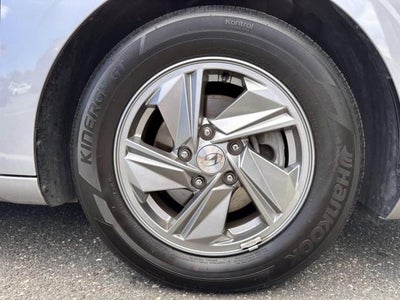 2025 Hyundai ELANTRA SE IVT