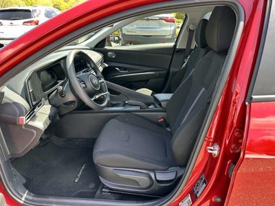 2024 Hyundai ELANTRA SE IVT