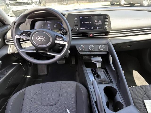 2024 Hyundai ELANTRA SE IVT