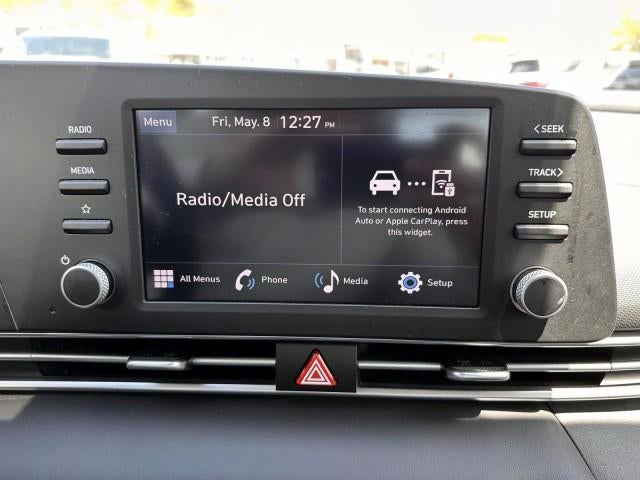 2024 Hyundai ELANTRA SE IVT