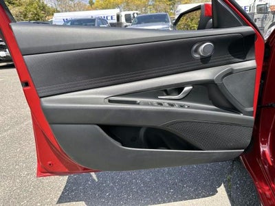 2024 Hyundai ELANTRA SE IVT