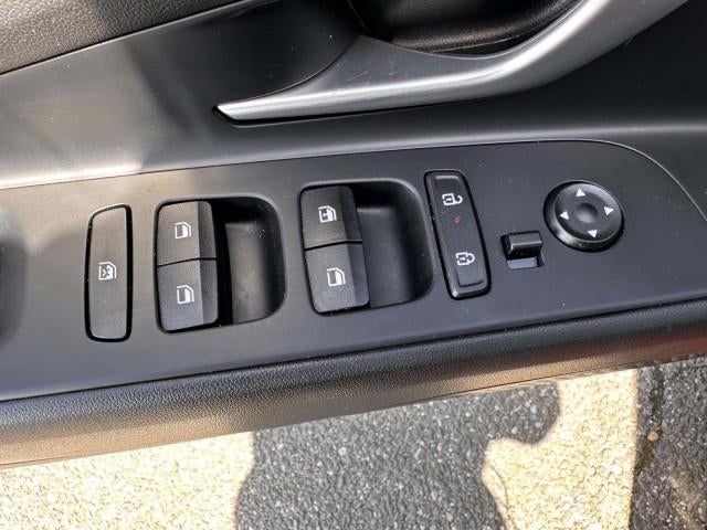 2024 Hyundai ELANTRA SE IVT