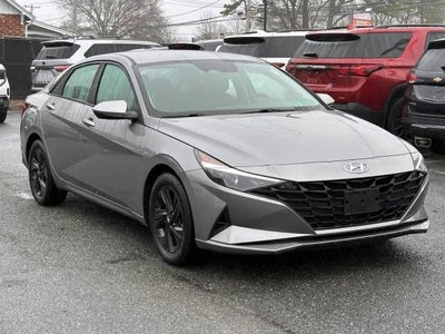 2023 Hyundai ELANTRA SEL IVT