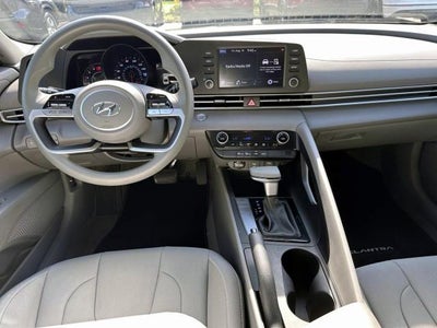 2023 Hyundai ELANTRA SEL IVT