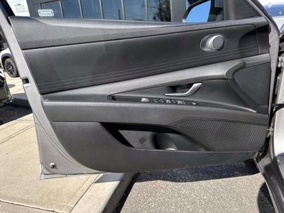 2023 Hyundai ELANTRA SEL IVT