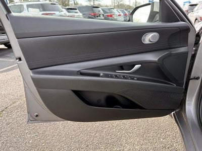 2023 Hyundai ELANTRA SEL IVT
