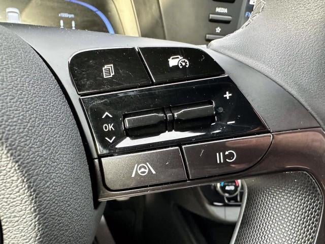 2025 Hyundai ELANTRA SEL Sport IVT