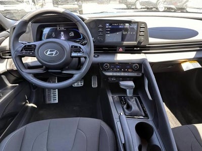 2025 Hyundai ELANTRA SEL Sport IVT