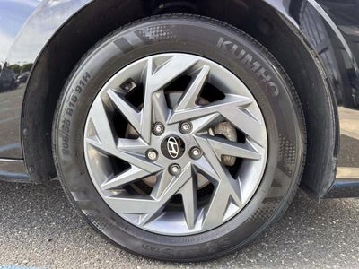 2024 Hyundai ELANTRA SEL IVT