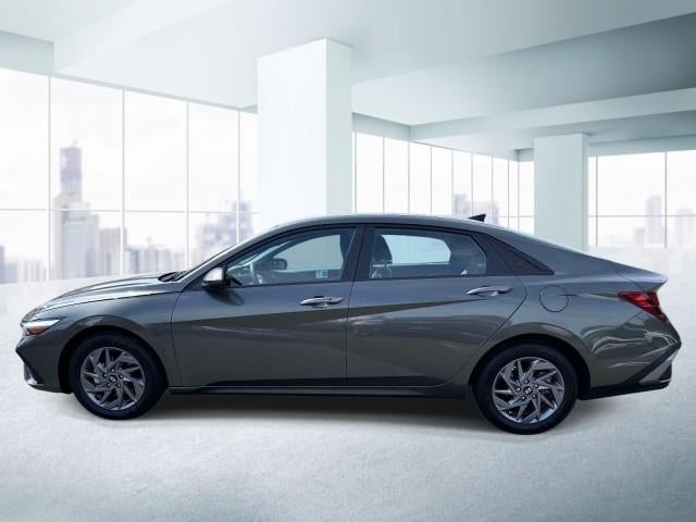 2024 Hyundai ELANTRA SEL IVT