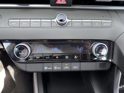 2024 Hyundai ELANTRA SEL IVT