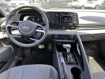 2025 Hyundai ELANTRA SEL Sport IVT