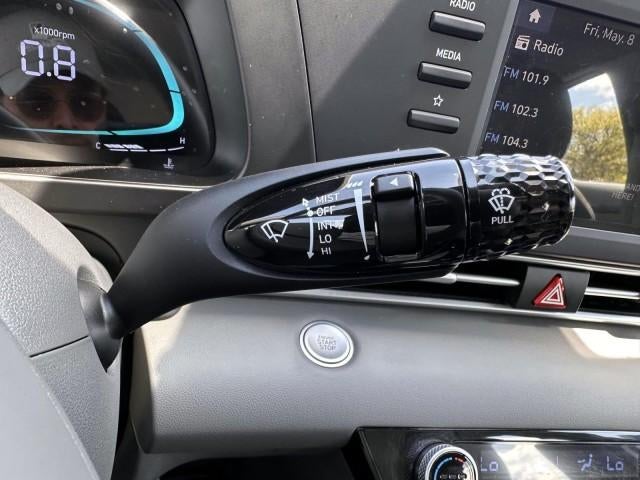 2025 Hyundai ELANTRA SEL Sport IVT