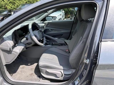 2025 Hyundai ELANTRA SEL Sport IVT