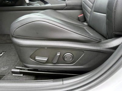2025 Hyundai ELANTRA Limited IVT