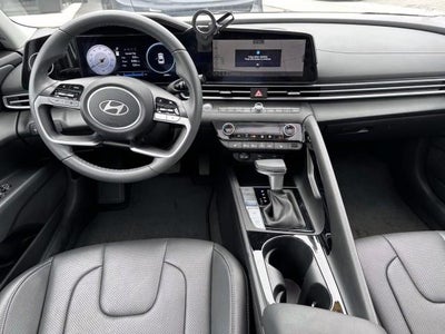 2025 Hyundai ELANTRA Limited IVT