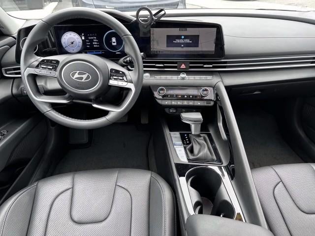 2025 Hyundai ELANTRA Limited IVT