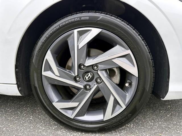 2025 Hyundai ELANTRA Limited IVT