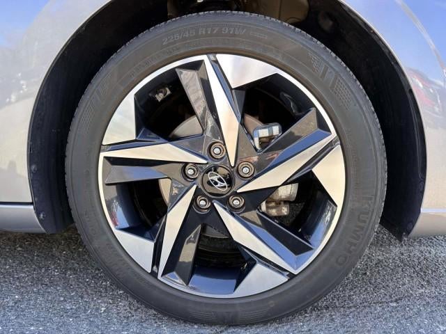 2023 Hyundai ELANTRA SEL IVT