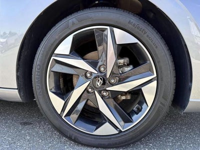 2023 Hyundai ELANTRA SEL IVT