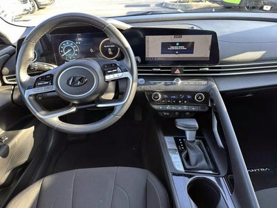 2023 Hyundai ELANTRA SEL IVT