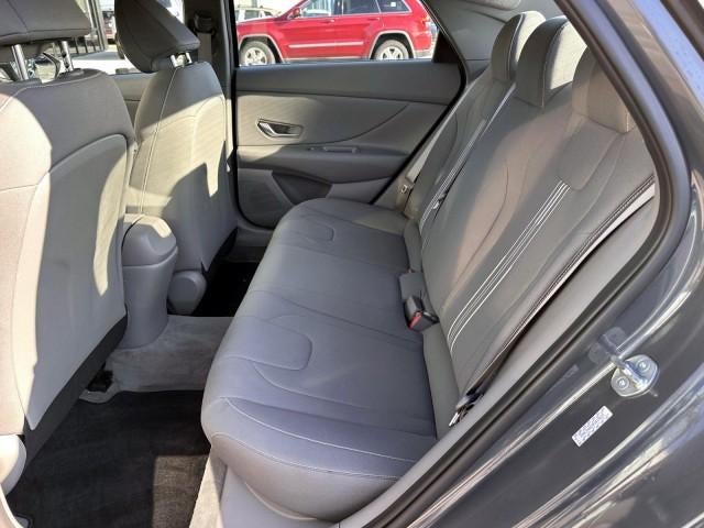 2023 Hyundai ELANTRA SEL IVT