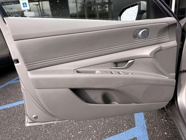 2023 Hyundai ELANTRA SEL IVT
