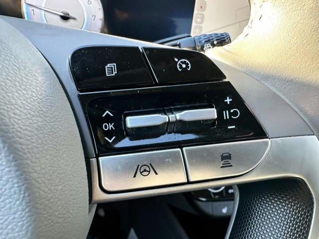 2023 Hyundai ELANTRA SEL IVT