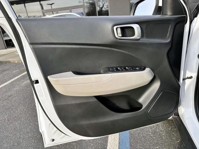 2023 Hyundai VENUE SEL IVT