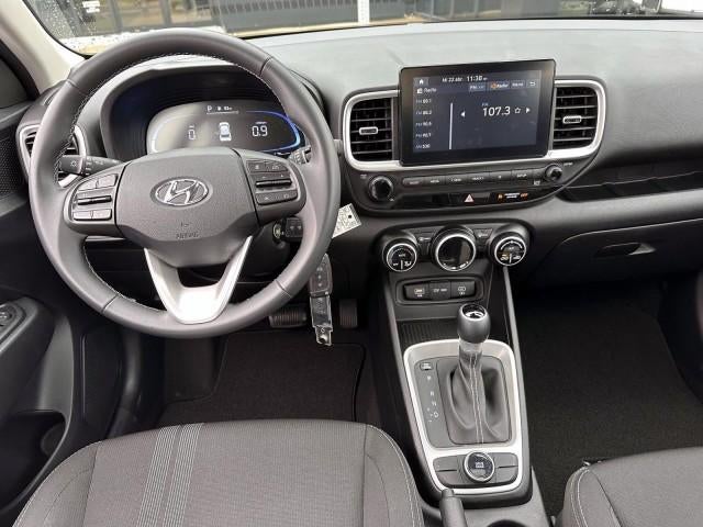 2023 Hyundai VENUE SEL IVT
