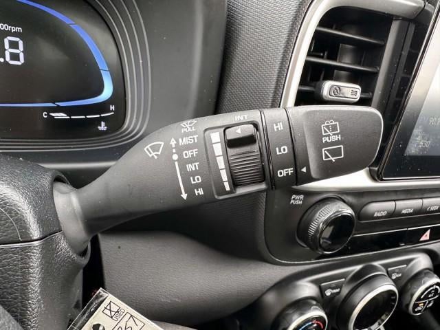 2023 Hyundai VENUE SEL IVT