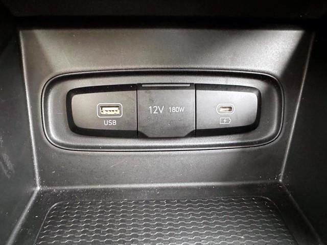 2023 Hyundai VENUE SEL IVT