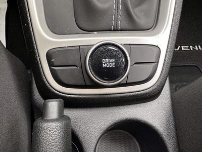 2023 Hyundai VENUE SEL IVT