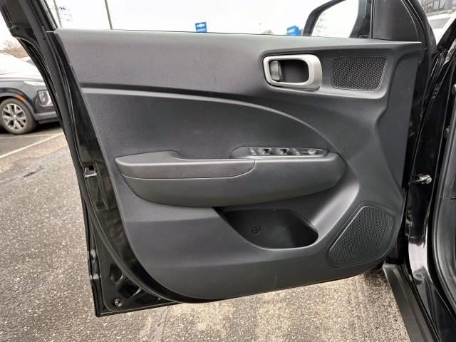 2023 Hyundai VENUE SEL IVT