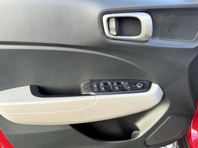 2023 Hyundai VENUE SEL IVT