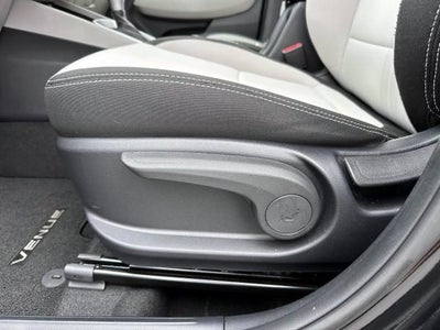 2024 Hyundai VENUE SEL IVT