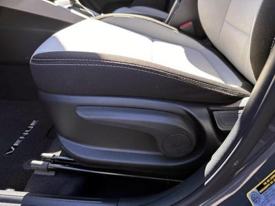 2023 Hyundai VENUE SEL IVT