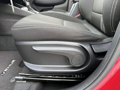 2023 Hyundai VENUE SEL IVT