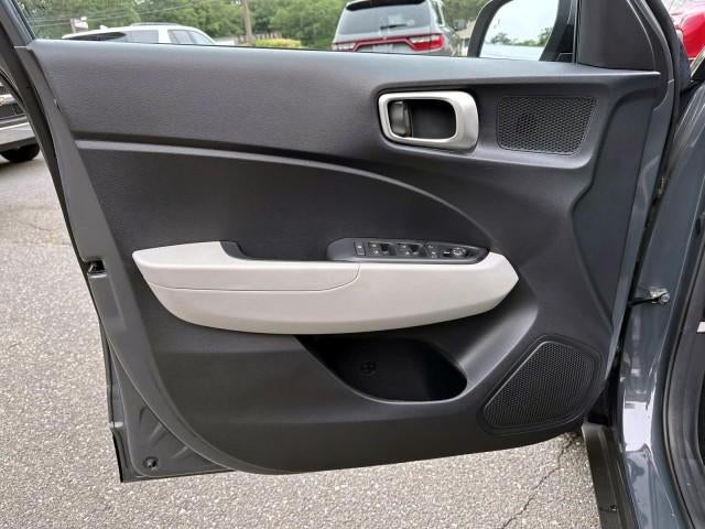 2024 Hyundai VENUE SEL IVT