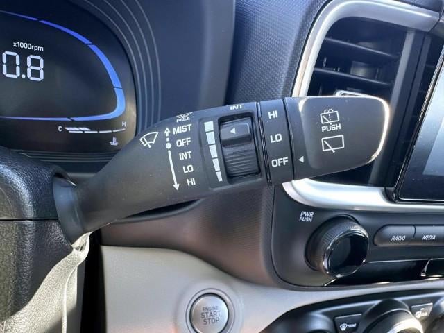 2025 Hyundai VENUE SEL IVT
