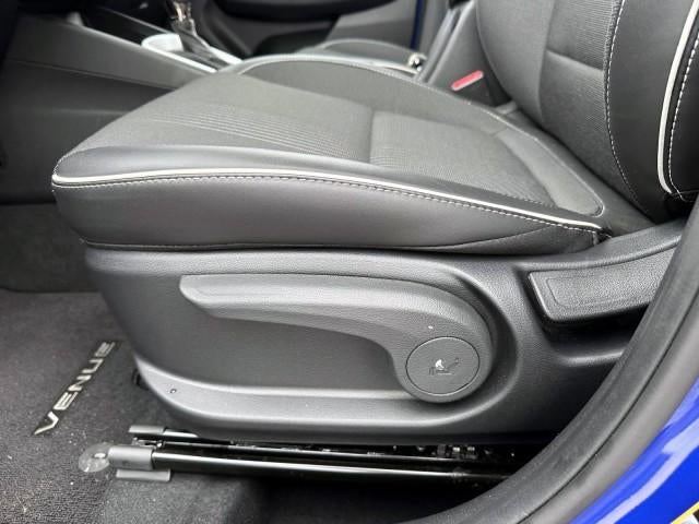 2023 Hyundai VENUE Limited IVT